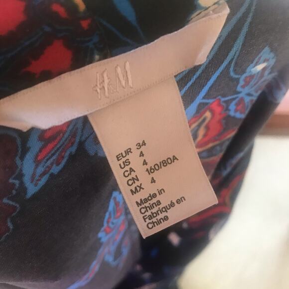 H&M Floral Blue Black V-Neck Button Down Midi Dress Women's Size 4 - Picture 8 of 10